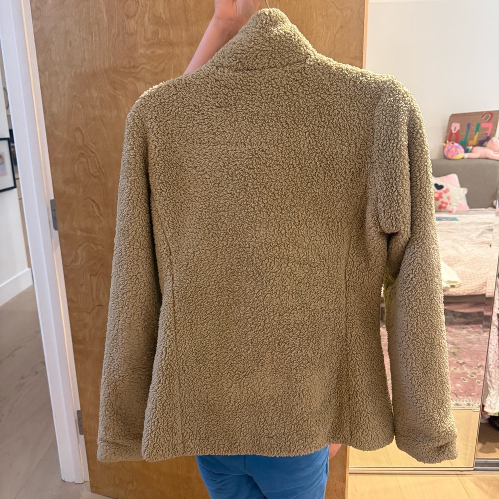 Patagonia Teddy Jacket - Picture 3 of 7